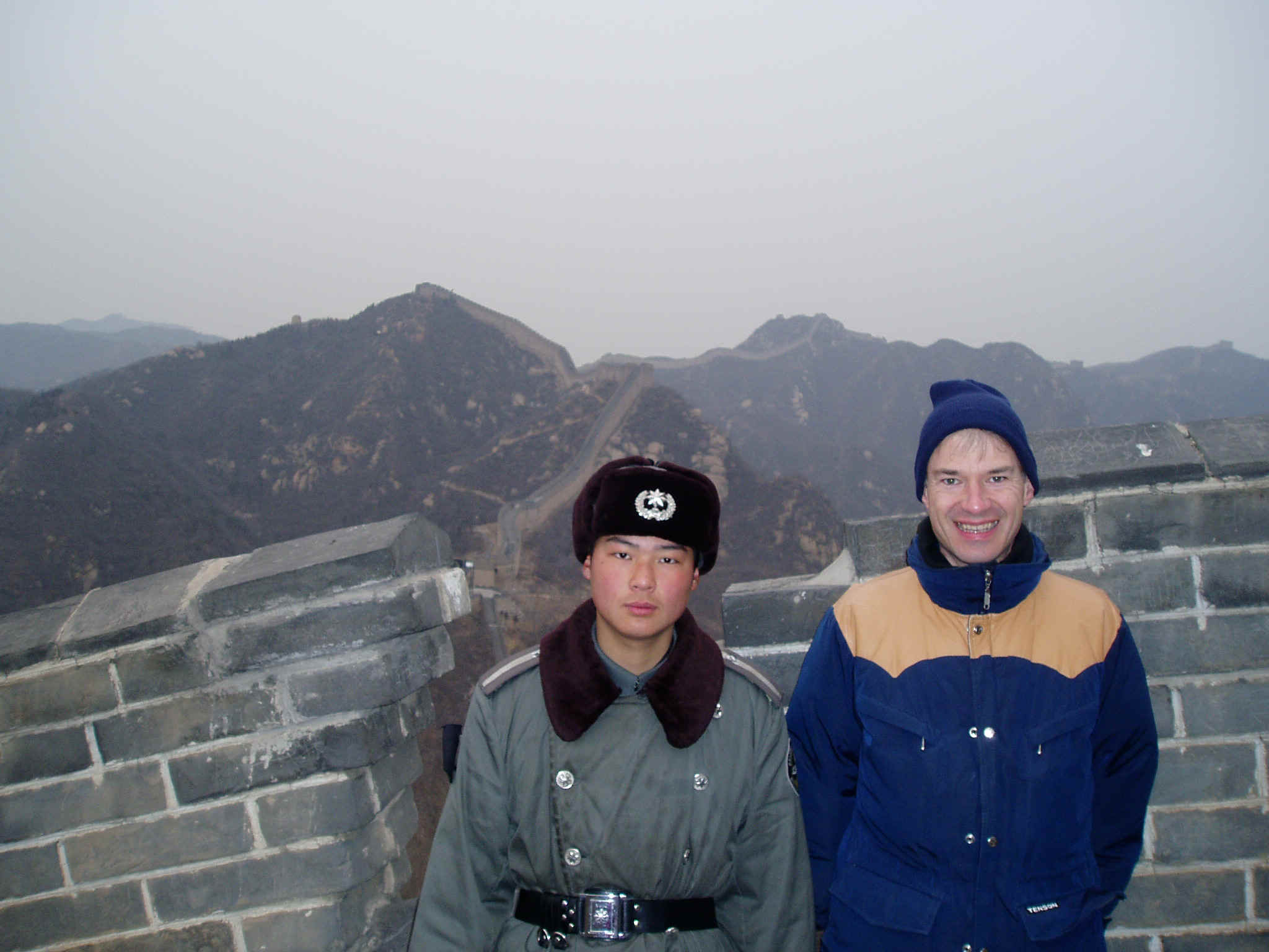 GREAT WALL SHUIGAN GUARD AND MICHAEL.JPG (686034 bytes)